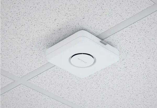 NETGEAR Insight WBE710 - Trådløst tilgangspunkt - tri-bånd, PoE, 2.5G - Wi-Fi 7 - Wi-Fi 7 - 2.4 GHz, 5 GHz, 6 GHz - vegg/tak-monterbar