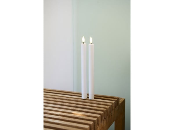 Sirius Sille Genopladelig Kronelys Hvid - Ø 2 cm - H 25 cm - 2 stk