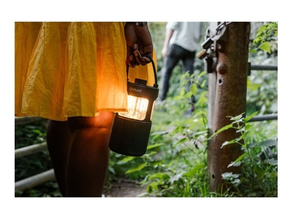 Pure Woodland Glow vattentät utomhushögtalare med LED-lampa, grön