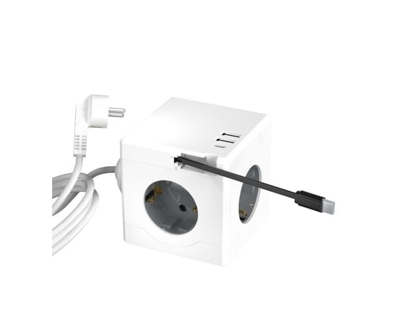 MicroConnect - Virranjakoyksikkö - tulo: Tyyppi F - lähtöliittimet: 6 (2 x USB, 24-nastainen USB-C, 3 x virta Tyyppi F) - 1,5 m kaapeli - valkoinen
