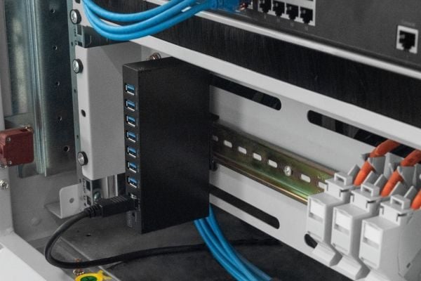 Digitus DA-70258-1, USB 3.2 Gen 1 (3.1 Gen 1) Type-B, USB 3.2 Gen 1 (3.1 Gen 1) Type-A, 5000 Mbit/s, lajittelu, metalli, 15 kV