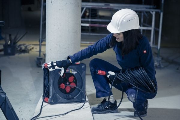 Brennenstuhl 9161250110, 25 m, Ulkona, Suora, IP44, Kestää hankausta, Viillonkestävä, UV-kestävä, Neopreeninen