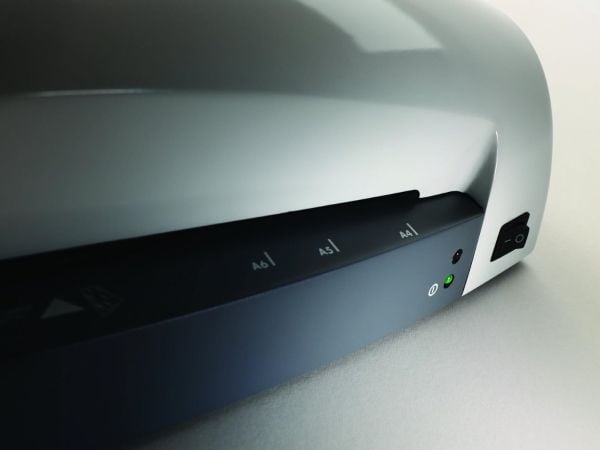 Fellowes Lunar A4 - Laminator - varmelaminator - 24 cm