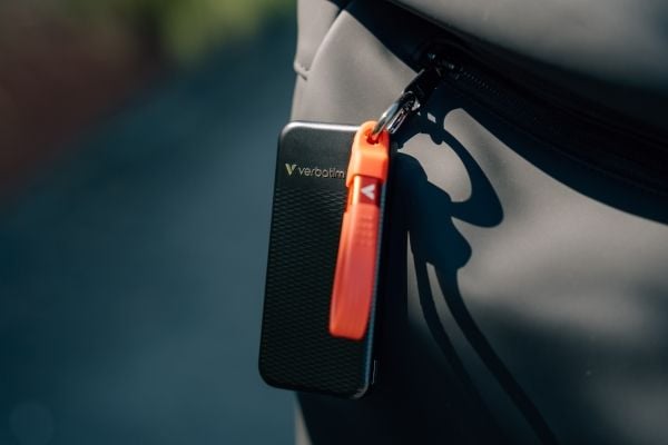 Verbatim Pocket SSD, 2 TB, M.2, USB Type-C, 3.2 Gen 2 (3.1 Gen 2), 10 Gbit/s, musta, punainen