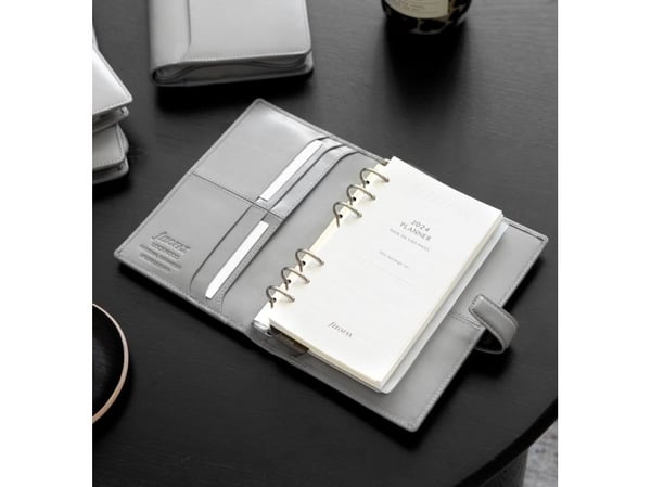 Filofax-järjestelmän kalenteri Lockwood Personal Concrete