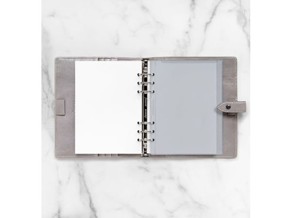 Filofax A5 muovitasku, jossa on yläaukko