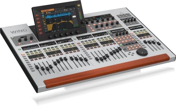 Behringer WING, 48 kanaler, 130 W, Sølv