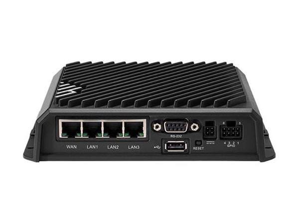 Cradlepoint R1900-5GB - Trådløs ruter - WWAN 4-portssvitsj - 1GbE - Wi-Fi 6 - Dobbeltbånd - 5G - med 3-års NetCloud Mobile Performance Essentials +...