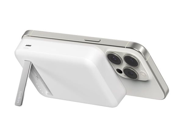 Belkin BoostCharge Pro, Langaton lataaminen, 15 W, Valkoinen