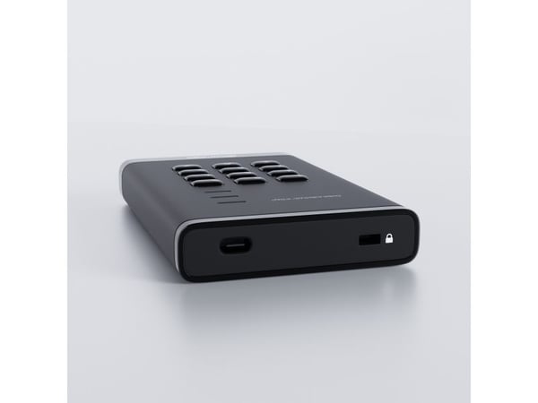 iStorage diskAshur PRO³ - SSD - kryptert - 4 TB - ekstern (bærbar) - USB 3.2 Gen 1 (USB-C kontakt) - 256-bit AES-XTS, FIPS 197 PUB, 256-bit AES-CBC...