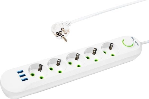 Blow 98-230# Verkkoverkon jatkojohto ps-530 5-pistorasia 3xusb 3m valkoinen 2x1mm