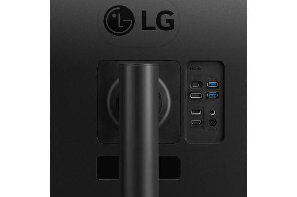 LG UltraWide 34WR55QK-B - LED-skjerm - kurvet - 34" - 3440 x 1440 WQHD @ 100 Hz - VA - 300 cd/m² - 3000:1 - HDR10 - 5 ms - 2xHDMI, DisplayPort, USB-C