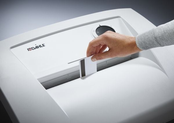 DAHLE dokumentmakulator 410Air L + P4/ 24-26 ark/310mm bredde/4x40mm/100l