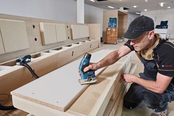 Bosch GKF 12V-8 Professional - Palm router - trådløs - 6 - 8 mm - 2 batterier - 12 V