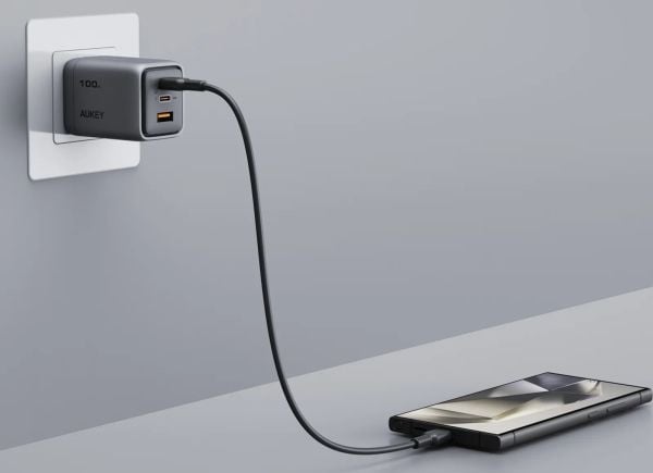 Aukey Comet Mix 3 - Strømadapter - GaN-teknologi - 100 watt - 5 A - Fast Charge (2 x USB-C, USB-type A)