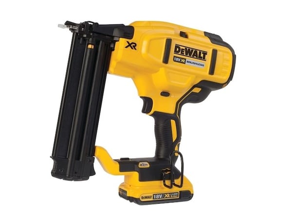 DEWALT 18V 18Ga 15-54mm 2x2.0Ah borstlös spikare DCN680D2