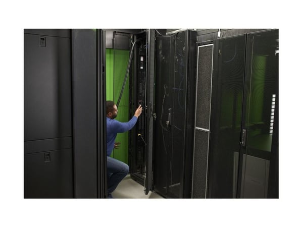APC Rack PDU 9000 Switched APDU9959NA3 - Strømfordelerenhet (kan monteres i rack) - AC 200/208 V - 3.3 kW - 3300 VA - Ethernet 10/100/1000 - inngan...