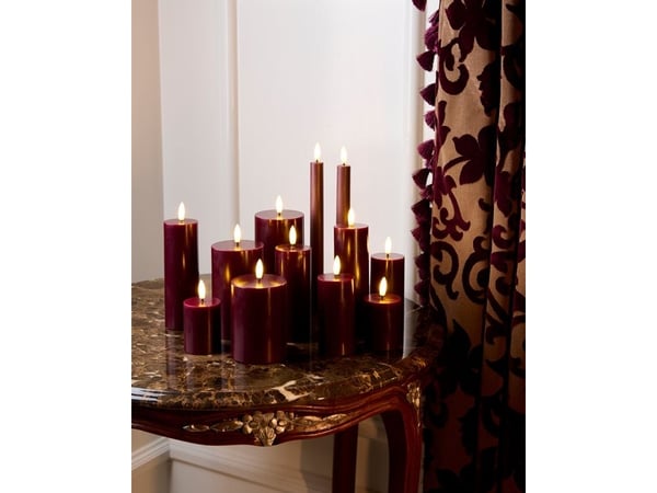 Sirius Sille oppladbart kronelys bordeaux Ø 2 cm - H 25 cm - 2 stk