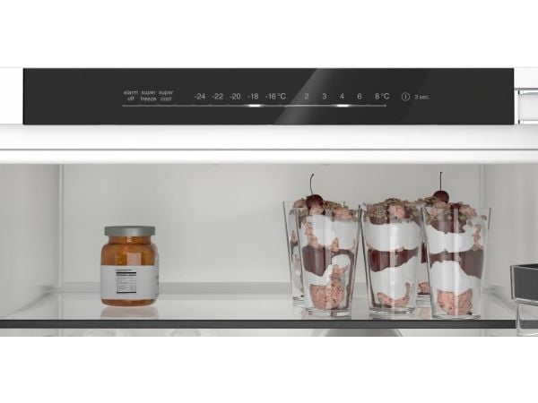 Sisäänrakennettava jääkaappi Bosch KIN96SFD0
