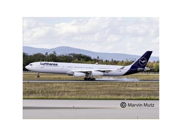 Revell 03803 A340-300 Lufthansa New Livery Model Aircraft Kit 1:144 (03803)