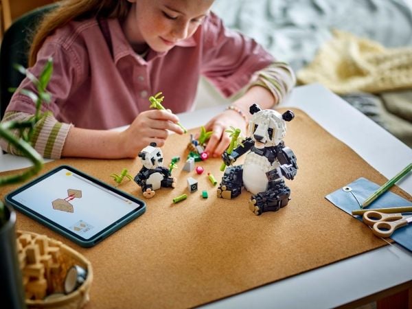 LEGO Creator 31165 Villieläimet: Pandaperhe