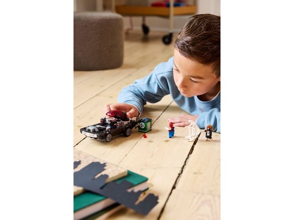 LEGO Super Heroes 76309 Spider-Man mot Venom med muskelbil
