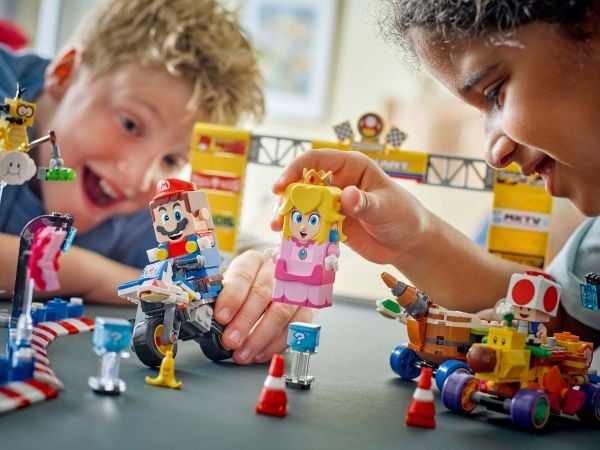 LEGO Super Mario 72036 Mario Kart™ – Baby Peach og Grand Prix