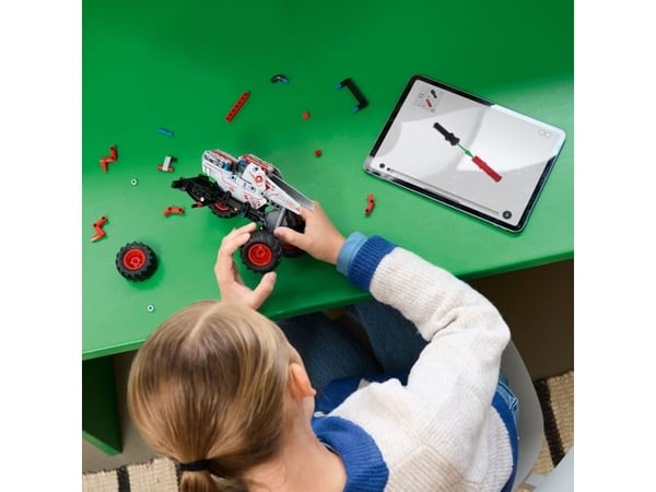 LEGO Technic 42200 Monster Jam™ ThunderROARus™ med pull-back