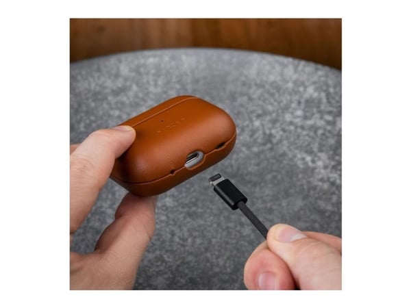 FIXED PodsLeather - Beskyttende deksel for ladeboks for tådløse ørepropper - MagSafe-samsvar - ekte skinn - brun - for Apple AirPods Pro (2. genera...