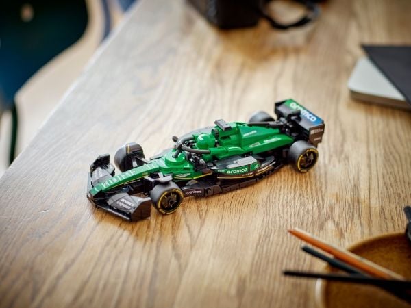 LEGO Speed Champions 77245 Aston Martin Aramco F1 AMR24-racerbil