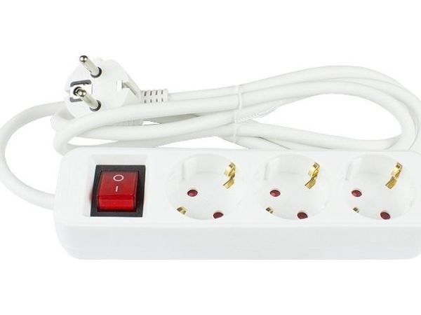 Alcasa PS013-W015, 1,5 m, 3 AC-pistorasia(a), Sisätila, Tyyppi E / F, Tyyppi E, 1,5 mm²