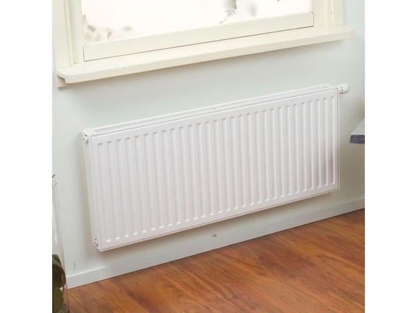Thermrad Radiator Super8 Compact 21. 70/40/20 - 816W, KxL: 700x1000 mm, 8 hanalla, sis. laakerit, ilmaruuvin kannatin.