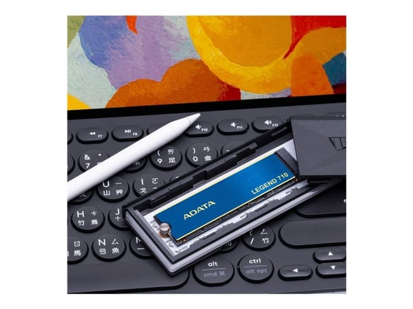 ADATA Legend 710 - SSD - 512 GB - intern - M.2 2280 - PCIe 3.0 x4 (NVMe) - 256-bit AES - integrert kjøle
