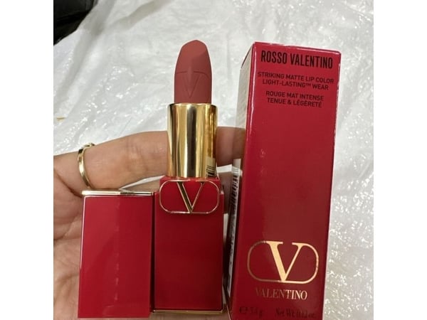 Valentino Rosso Matte huulipuna, 409A, uudelleentäytettävä, 3,5 g