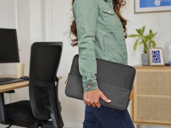 Trust Lisboa - Notebookhylster - up to 13.3" - svart