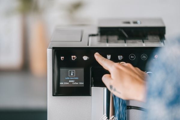 Melitta Latte Select, Espressokone, 1,8 L, Kahvipavut, Sisäänrakennettu jauhin, 1400 W, Hopea