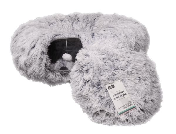 Fur grå kattunnel