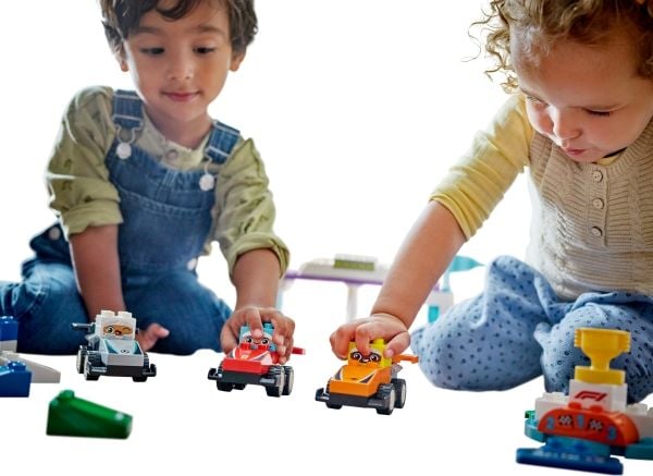 LEGO DUPLO Town 10445 F1® Team med racerbiler og sjåfører