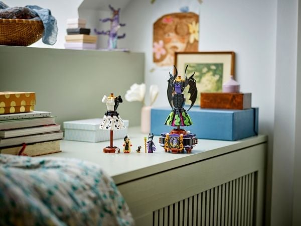 LEGO Disney 43262 Maleficent's and Cruella De Vil's Dresse