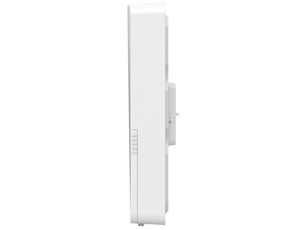 Grandstream GWN7710 Series GWN7710R - Switch - Styrt - 5 x 10/100/1000 (PoE) + 1 x 1/2.5G SFP - stangmonterbar, veggmonterbar, DIN-skinnemonterbar ...