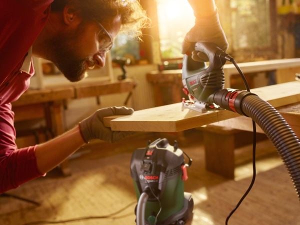 Bosch Dammsugare UNIVERSAL VAC 15