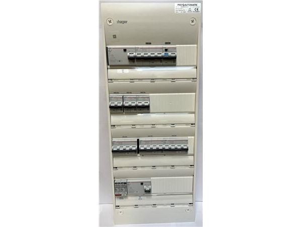 Gruppcentral färdigmonterad Gamma 4R vit HPFI 40A 30mA 3C10 2P 1xC10/30mA 2P 3xC16 4P 1xC20 4P 1xTransient