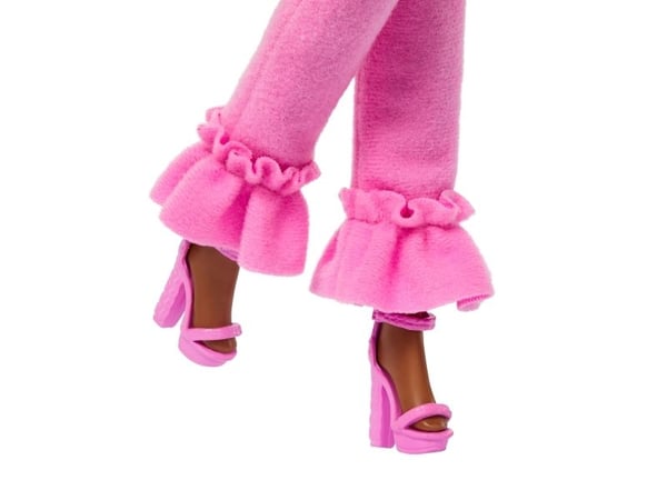 Barbie Deluxe Style Fur Black