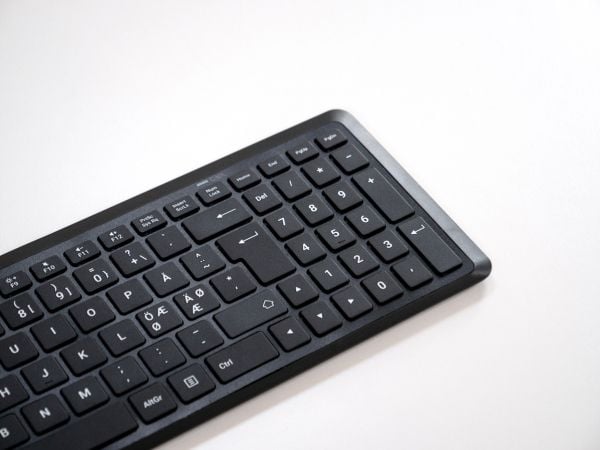 Mousetrapper Type Midi - Näppäimistö - kompakti - langaton - Bluetooth, USB-C - QWERTY - Pohjoismainen