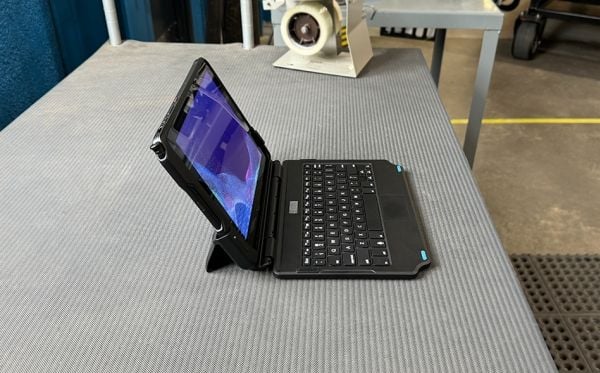Gamber-Johnson - Tastatur og folioveske - slank, festbar - med 2-knapps skjermtastatur - POGO pin - QWERTY - USA