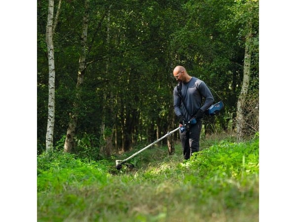 Bosch 0 600 8D0 200, 2-i-1 hekke- og trådkutter, 40 cm, Blad og nylontråd, D-sløyfet håndgrep, 5300 RPM, Sort, Blå - SOLO