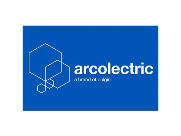 Arcolectric (Bulgin Ltd.) H8670VBAAB Vaihtokytkin H8670VBAAB 250 V 10 A 1 x On/Off/On Naksahdus 1 kpl