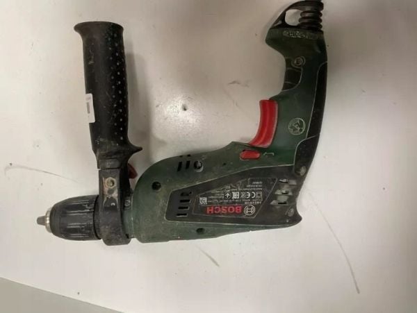 Bosch EasyImpact 570 slagboremaskin i koffert, nøkkelholder