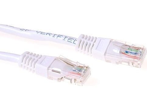 Hvit 15 m U/UTP CAT6 patchkabel med RJ45-kontakt