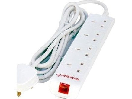 Microconnect MC-UKSURGESTRIP4-5M, 5 m, Sisätila, Tyyppi G (BS 1363, Tyyppi G, 1,25 mm², Valkoinen